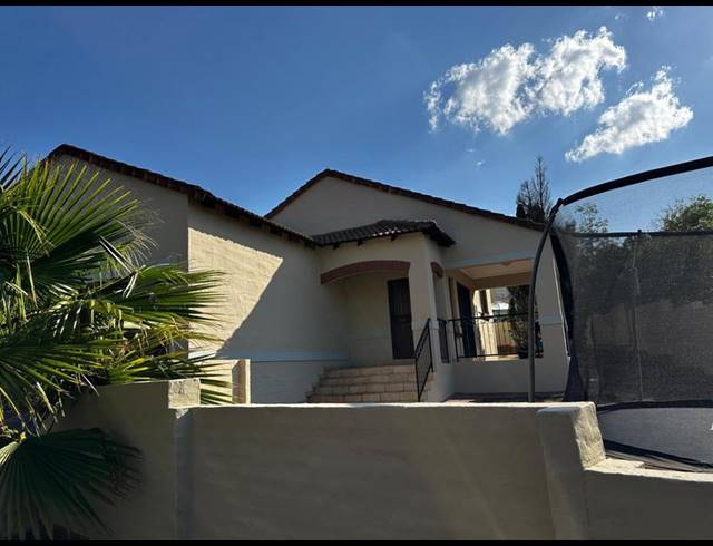3 BEDROOM PROPERTY TO RENT IN BLOUBOSRAND